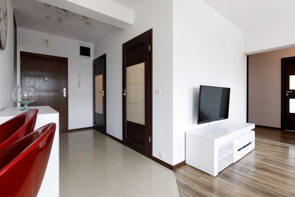 Urban Chic - Great Location - 2 Bedrooms& Legnicka